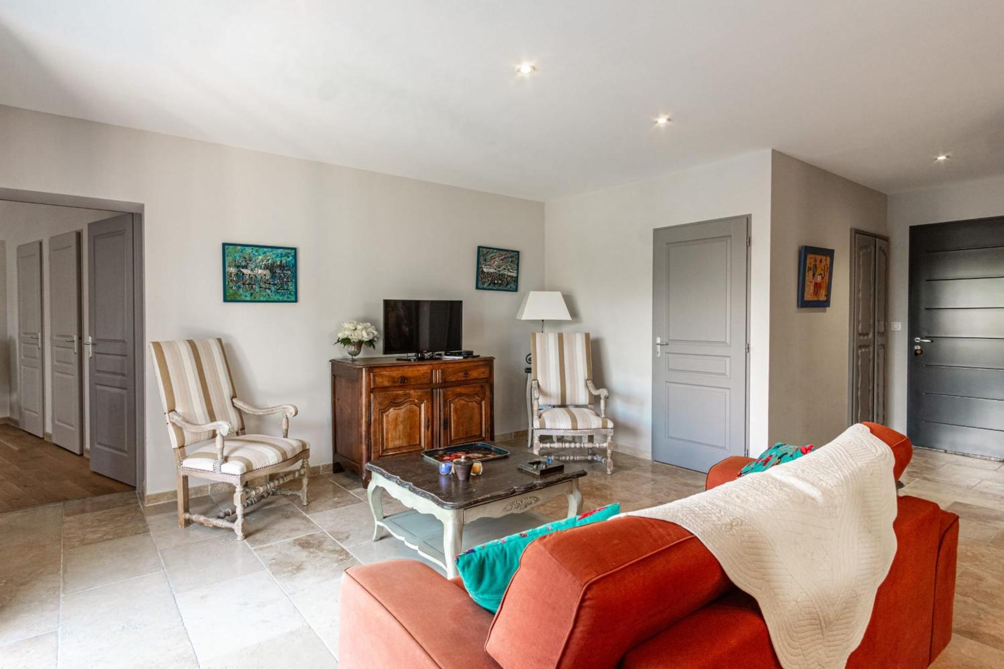 La Verdière - Contemporary house with garden&private pool LʼIsle-sur-la-Sorgue Extérieur photo